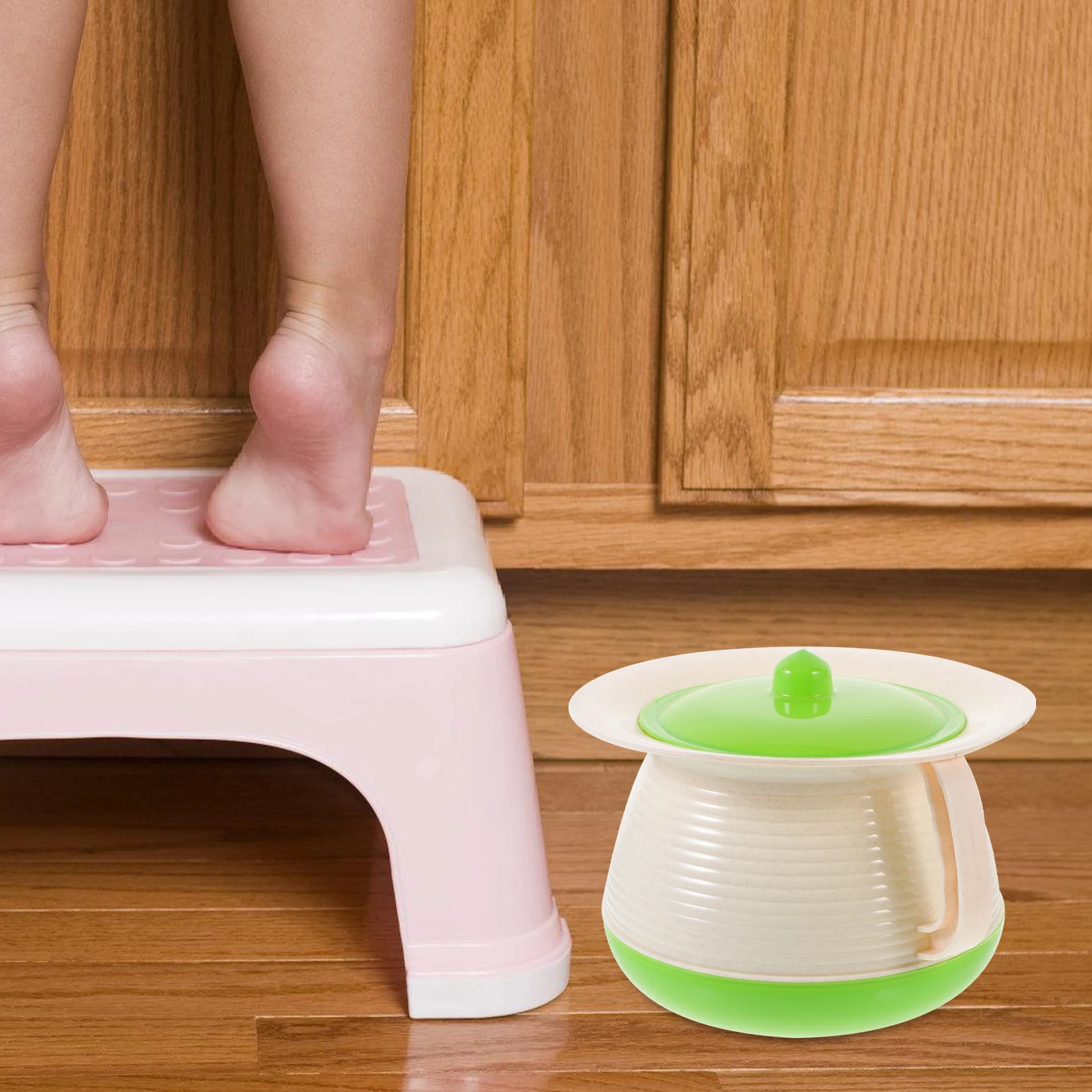 

Camping Toilet Infant and Toddler Urine Bucket Spittoons Urinal Green with Lid Child