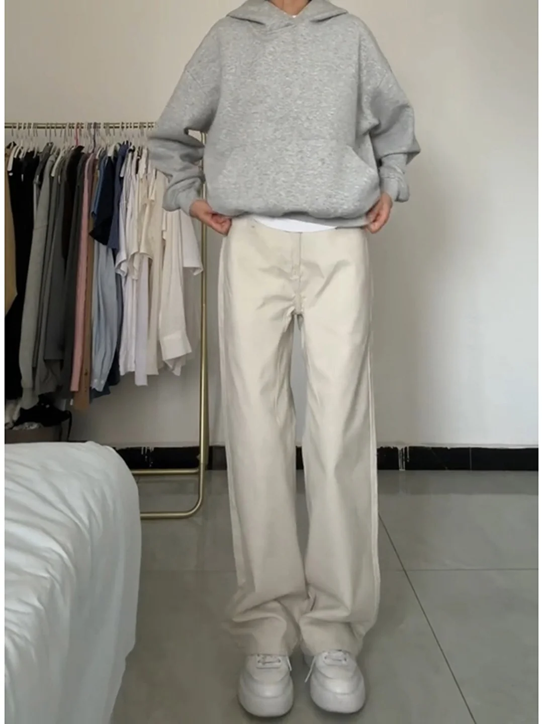 

Mildly Flared Men's Denim Jeans mid Waist Cleanfit Casual Pants Autumn Season Light Wash Cotton Straight Leg Trousers
