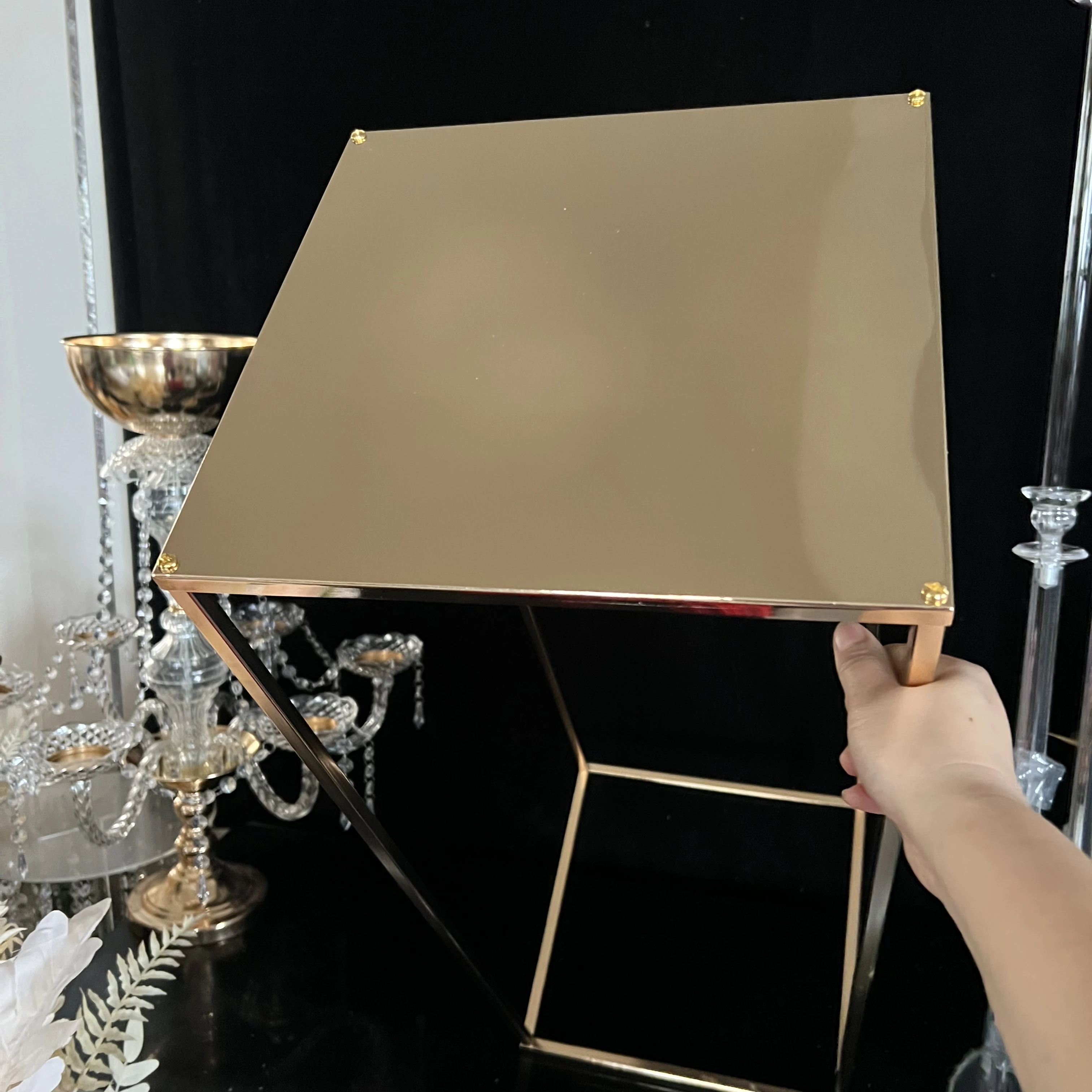 

15pcsNew design wedding centerpiece gold mirror top centerpieces for flower arrangement standgold vases for wedding centerpieces