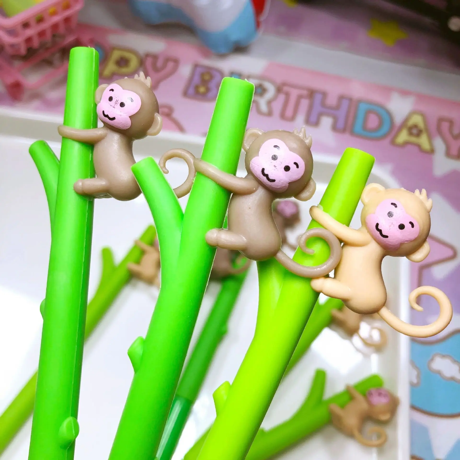 30 PCS Tree Monkey cartoon neutral pen with cartoon black signature pen Student office supplies are shipped randomly