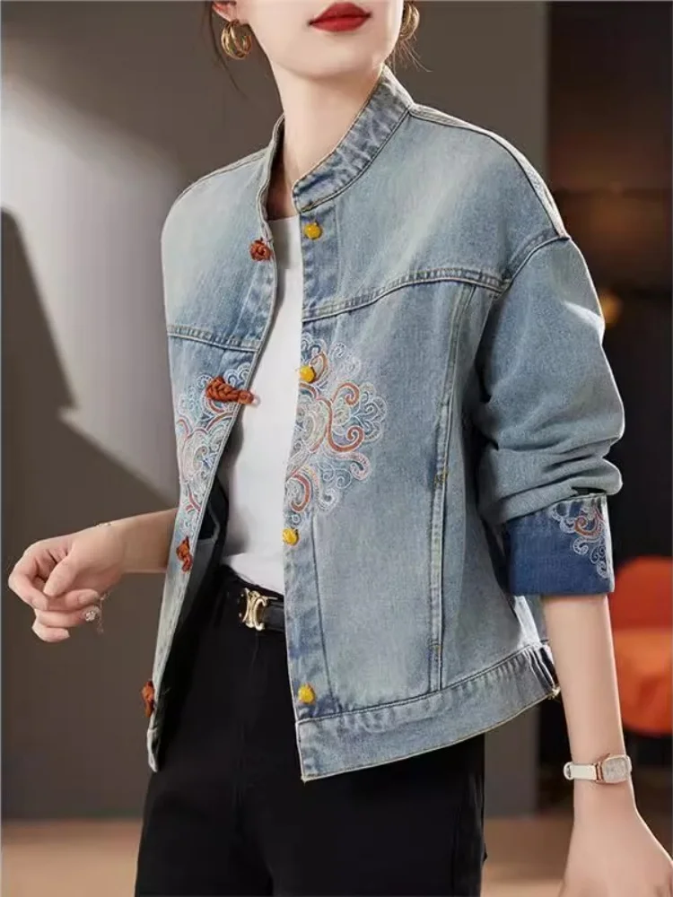 Nouveau chinois Sle brodé boutonné Denim Jaet femmes petite taille printemps 2025 Design sens couche de finition Jaet