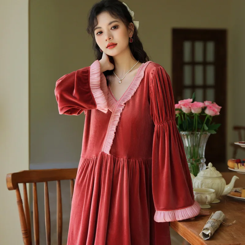

Soft Velvet Nightgown Long Sleepwear Homewear Lady French Court Style Nightdress Autumn Winter Warm Home Clothing Nightwear