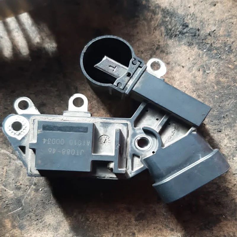 JFZ1946 Car Generator regulator 14V