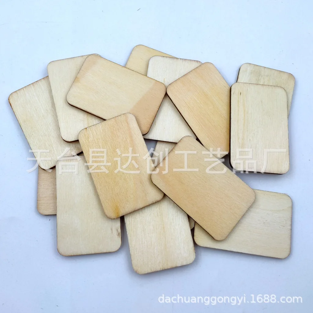 52 * 34 mm abgerundete rechteckige Holzspäne Kunsthandwerk DIY Holzwischenschicht handgefertigte Holzkarten 80 Stück/Beutel