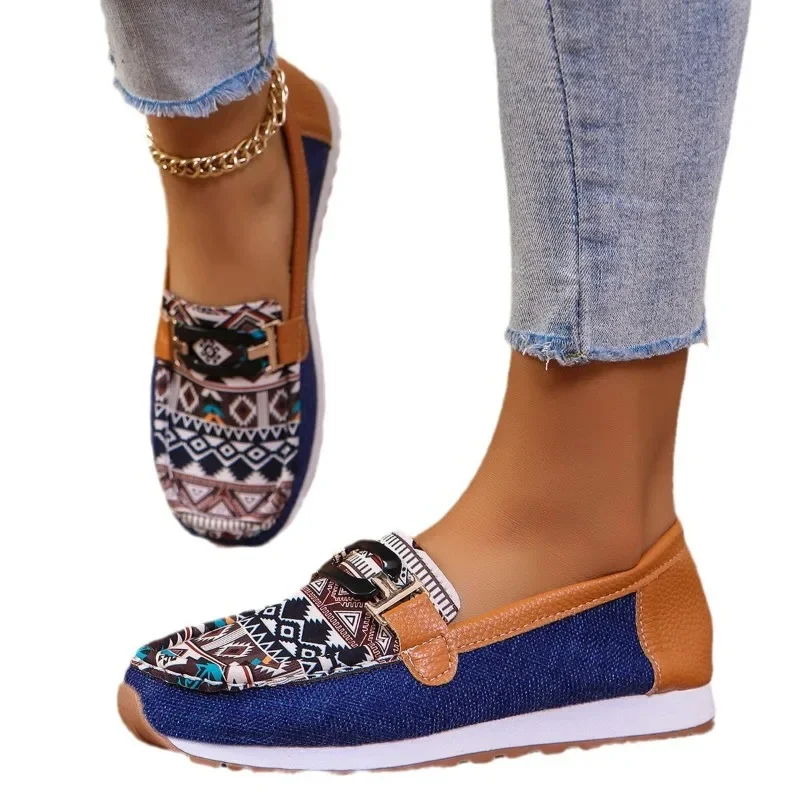 Women's Large Size Metal Buckle Low Top Single Shoes Women Wearing A Set of Feet A Slip-on Casual Single Shoes Women