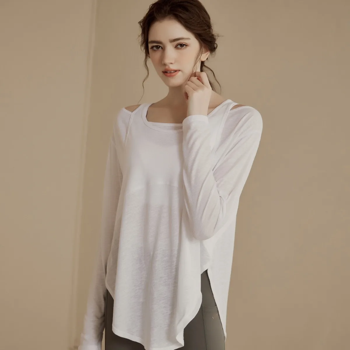 ملابس اليوغا النسائية بلوزة فضفاضة بأكمام طويلة بقصة ضيقة للياقة البدنية والرياضة لباس خارجي لتشغيل الخريف