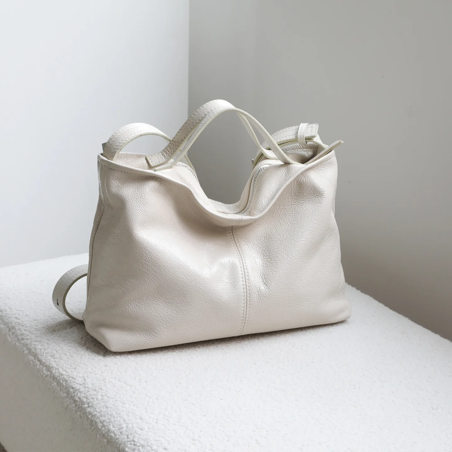 กระเป๋าสะพายไหล่ผู้หญิงสุดหรู - Luxury Bags Shopping บทวิจารณ์และราคา
