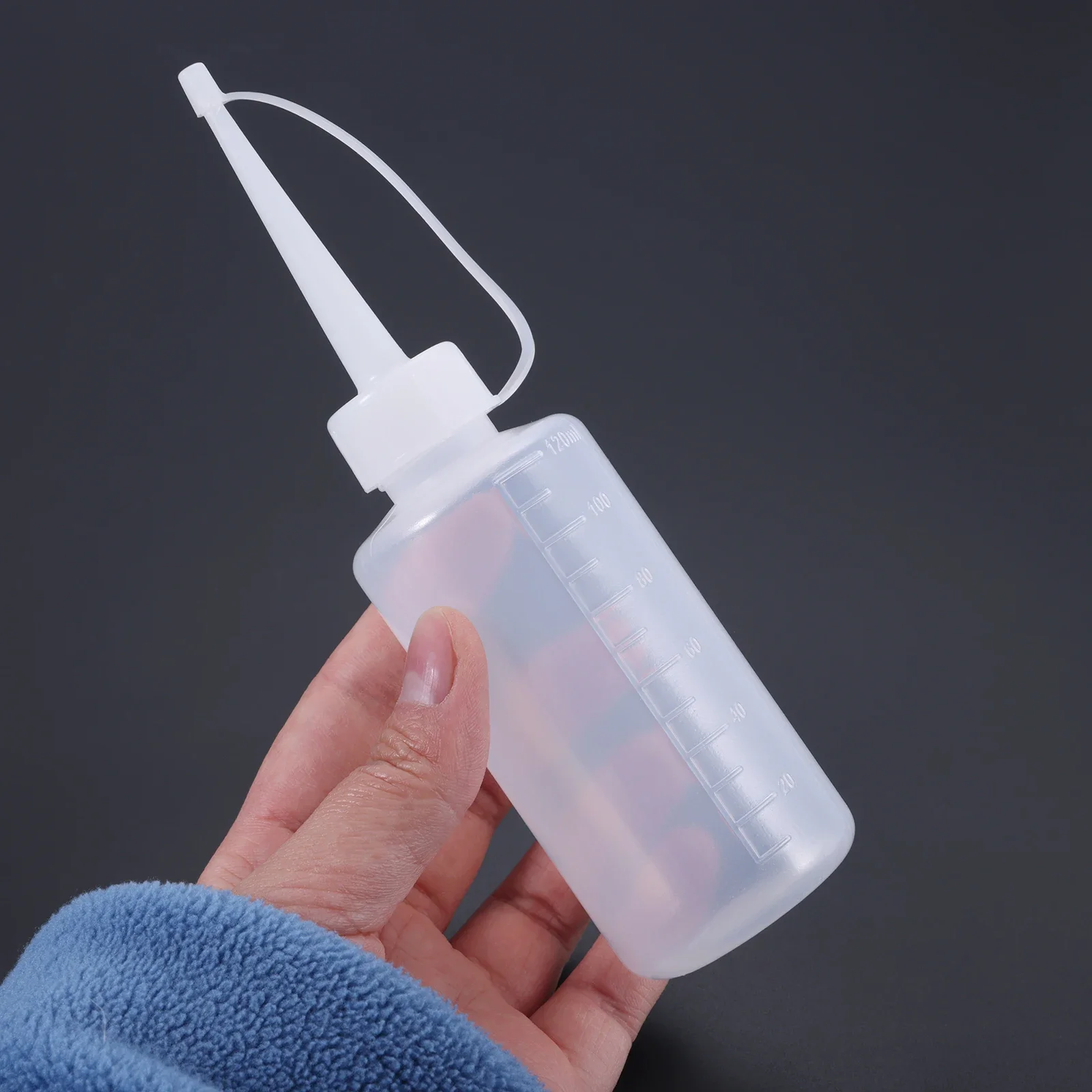 2pcs Sewing Machine Oiler 120ML Plastic Squeeze Bottles with Graduation Dispending Oil Refueling Iron Tip Long Mouth 165*87mm