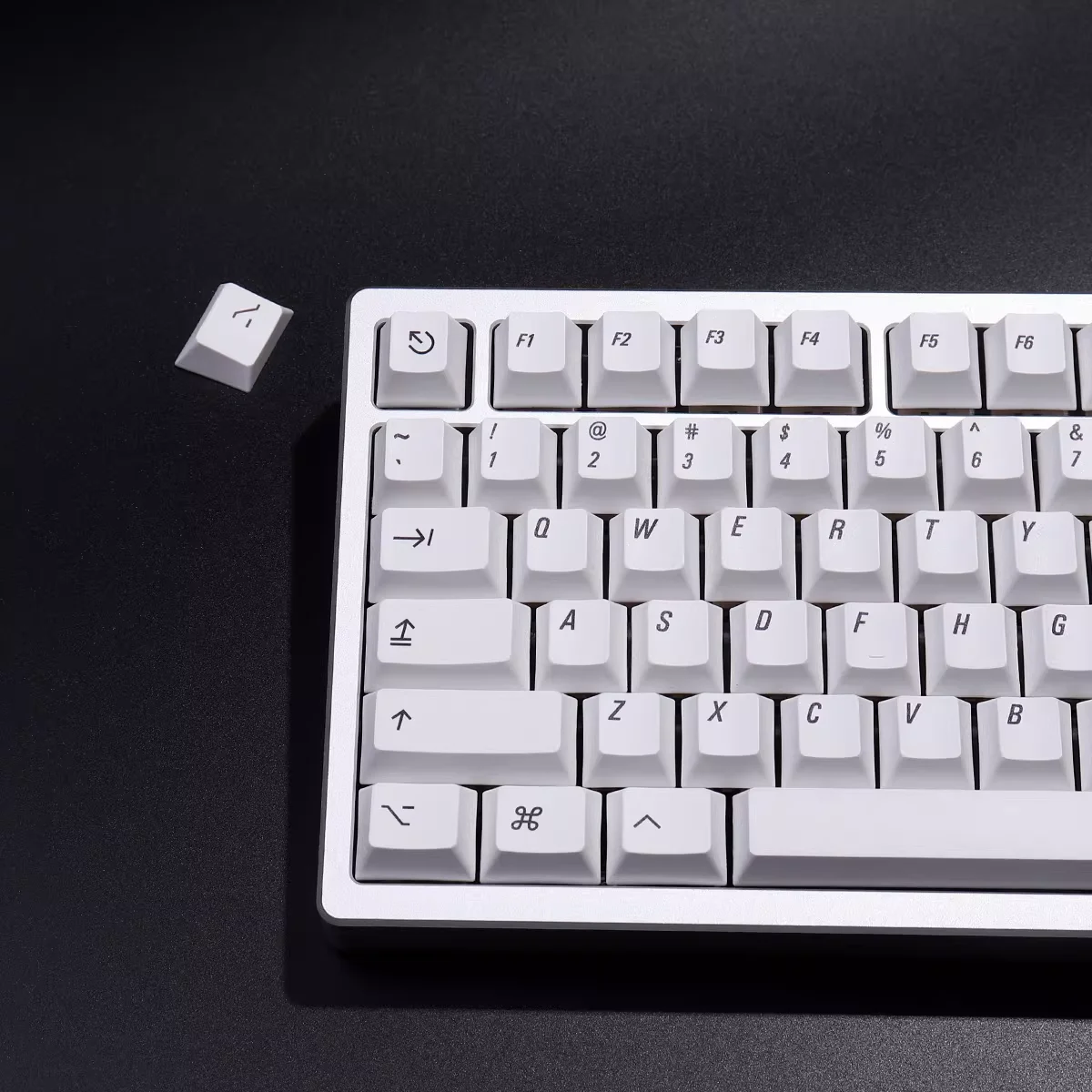 Minimalist White MAC Keycaps Cherry Profile 148 Keys Thickened PBT Dye-Sub Keycap Set for 61/75/87/98 Keyboards