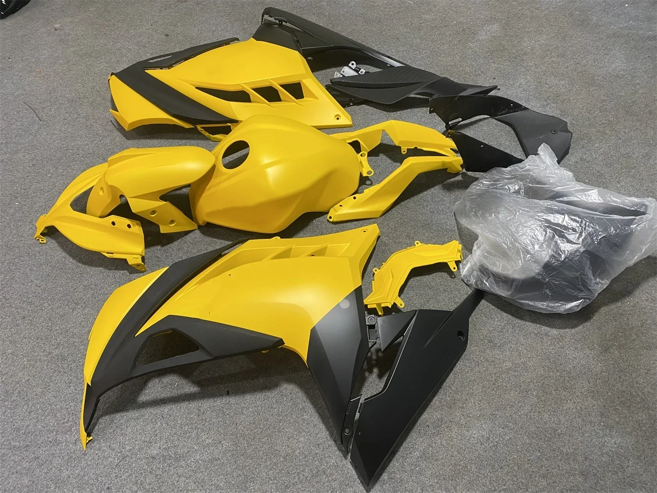 Motorcycle Fairing Suitable for Kawasaki Ninja 250 Ninja 300 2013 2014 2015 2016 2017 years ZX300 ZX250 13-17 Fairing Yellow