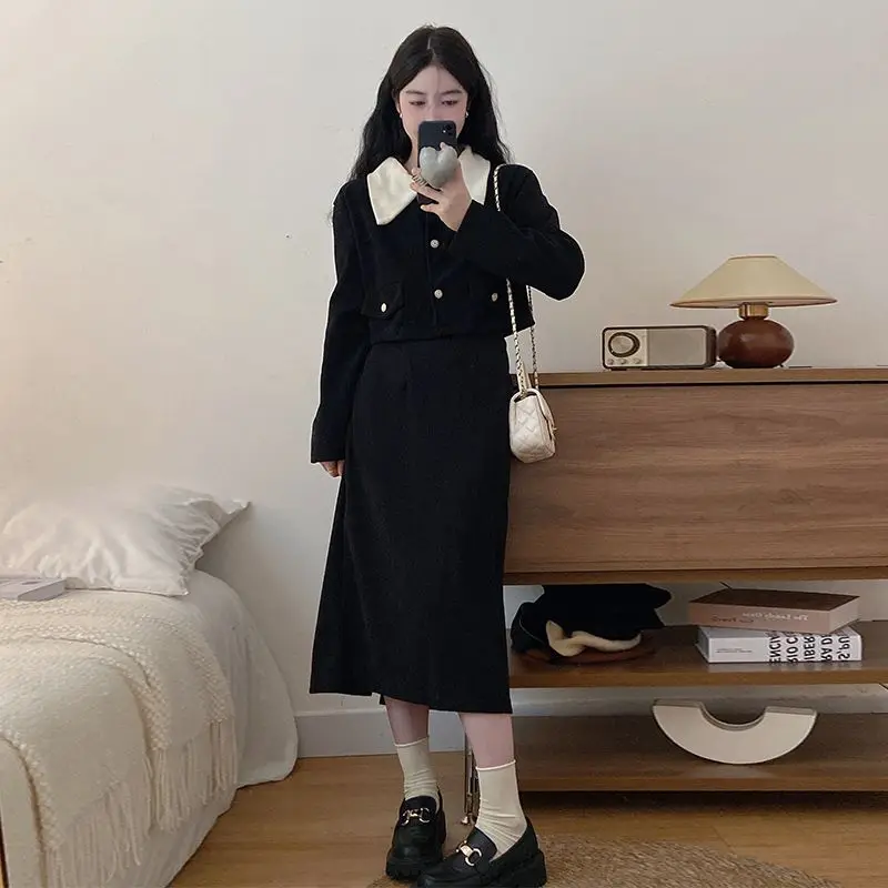 Autumn and Winter Fashionable French Retro Corduroy Small Fragrant Style Short Top Coat High Waist Half Skirt Two Piece Set