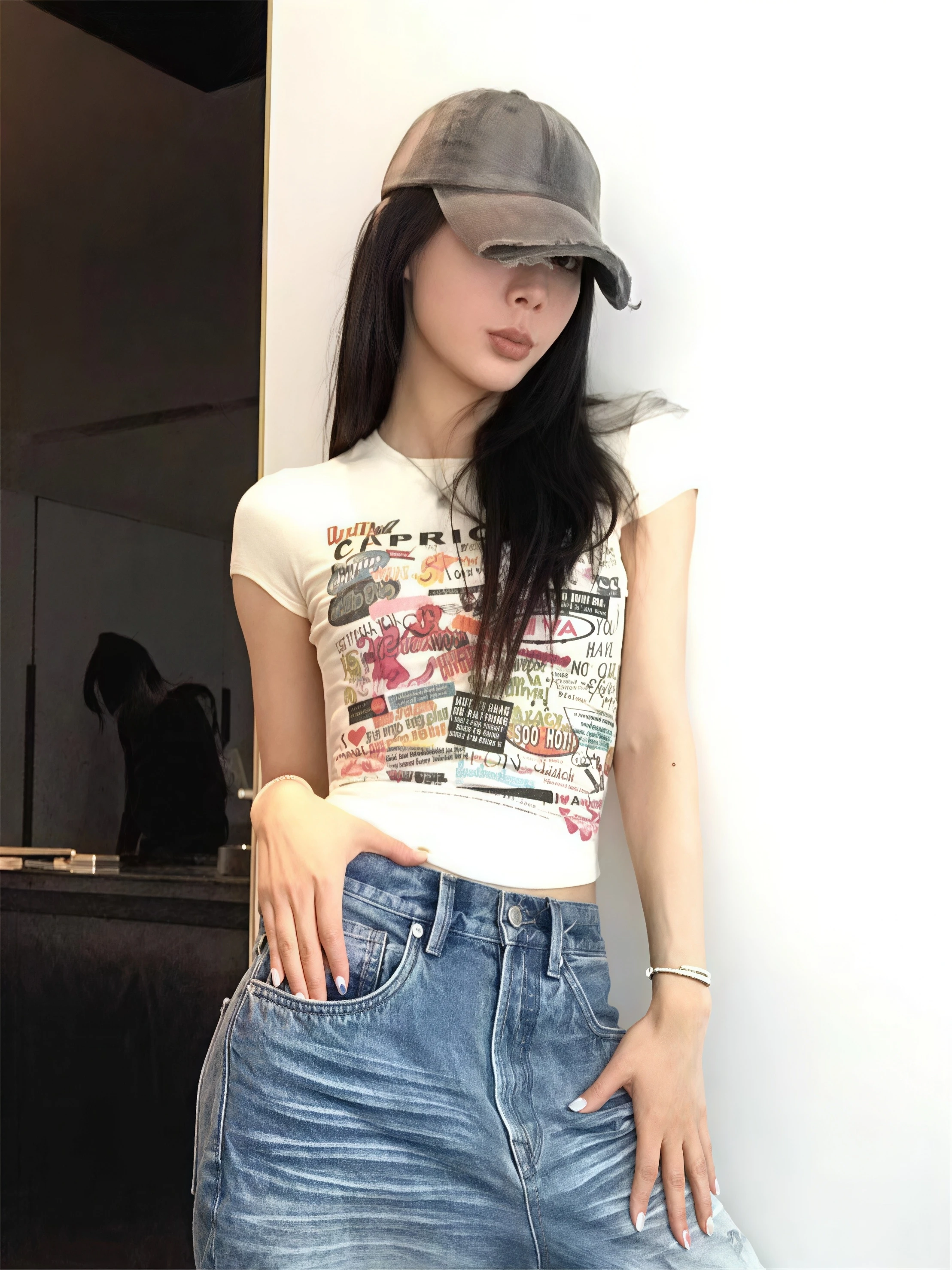 Damen Y2K Graffiti-Print T-Shirt Vintage Rundhals Slim Kurzarm Crop Top Sommer Lässig Niedlich Streetwear Damen-Oberteile – Detail 3