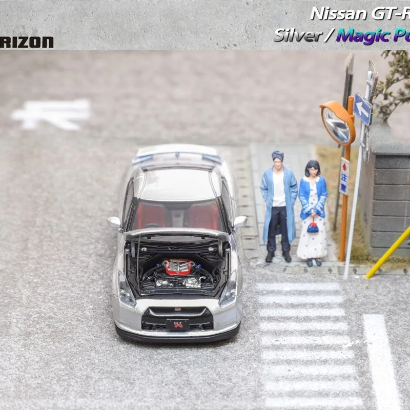 1:64 Nissan GT-R R35 แม่พิมพ์รถโลหะผสมหล่อแบบเปิดฝาสําหรับวัยรุ่นที่จะเล่นกับสําหรับผู้ใหญ่ที่สะสม ของขวัญวันเกิด