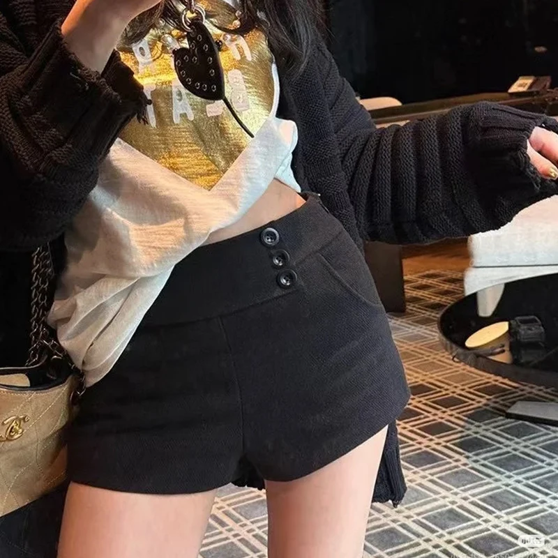 Women Sexy Gyaru Shorts High with Pocket Waist Button Front Loose Slimming A-line Mini Shorts Y2K Stylish Baddie Black Shorts