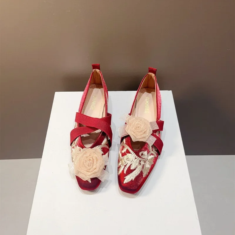 

New Women's Shoes Exquisite Embroidery Square Head Casual Shoes for Woman Elegant French Flat Shoe Designer Shoes Zapatos Mujer