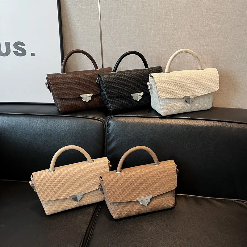 

2025 new ladies' trendy all-match chain square bag fashionable and simple commuting high-end designer handbag