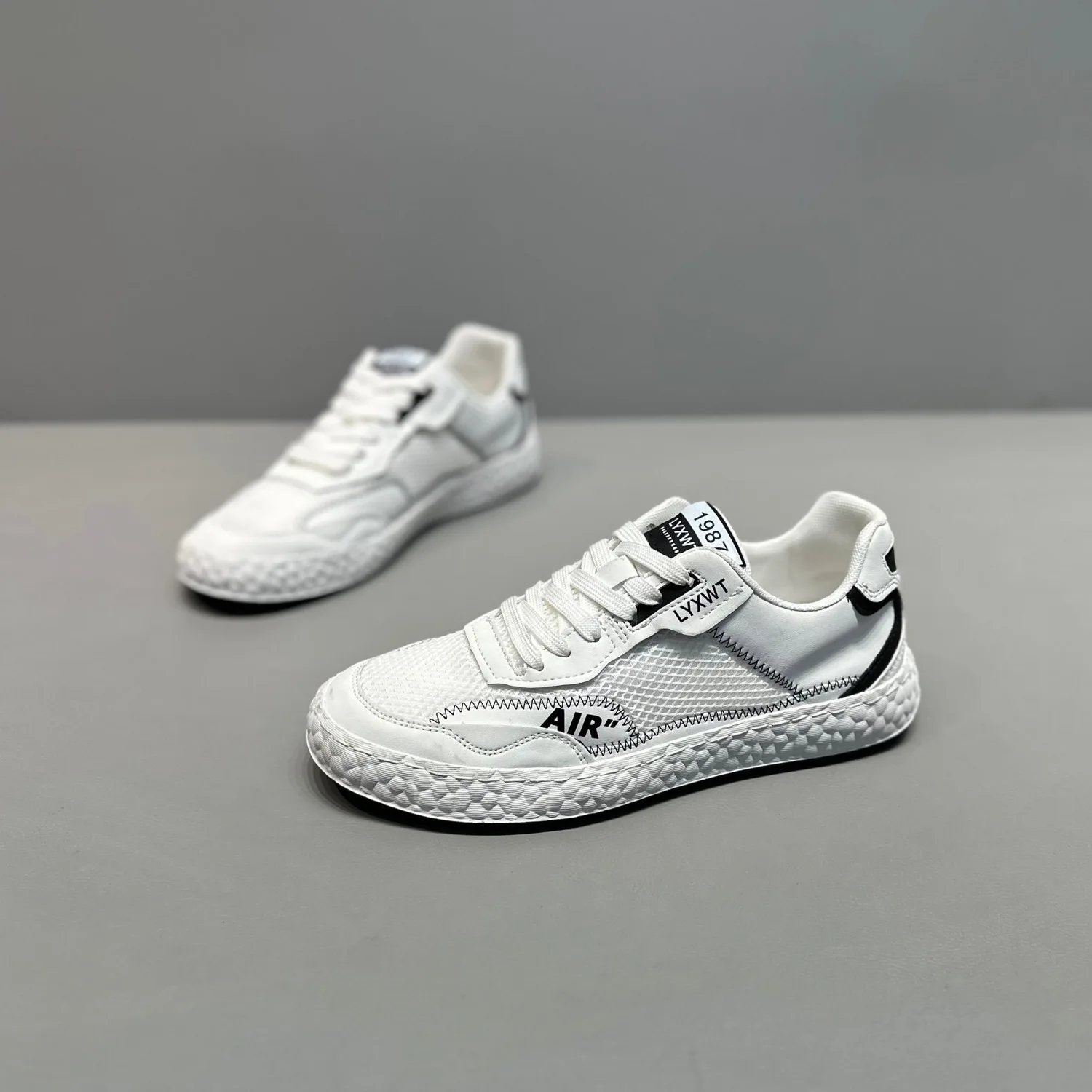 

Новые мужские черные дышащие повседневные кроссовки из сетки 2026 года, уличные мужские кроссовки на шнуровке, износостойкие повседневные туфли для мужчин