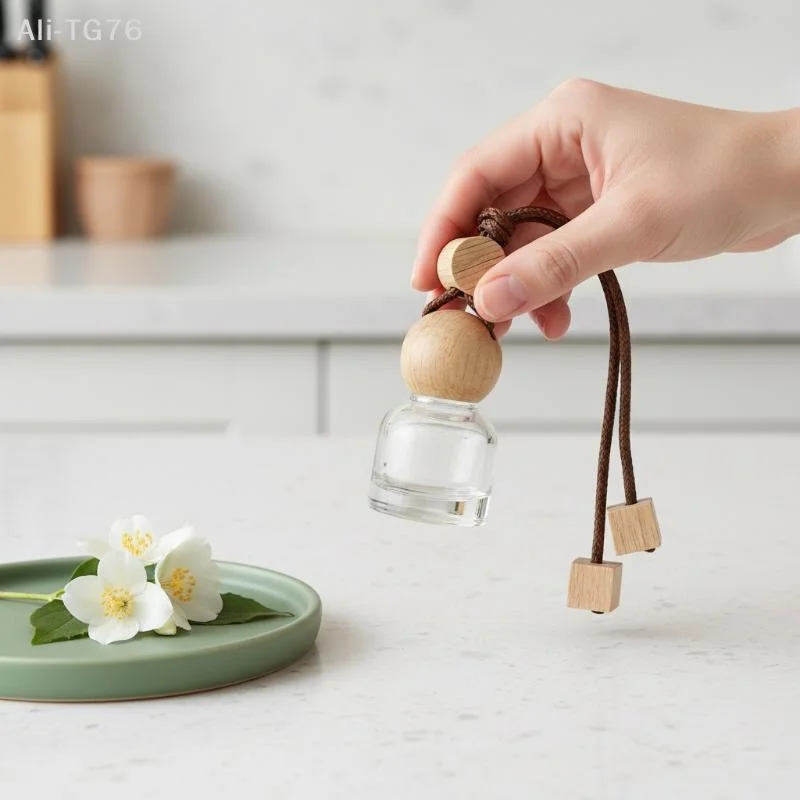 [P] 1Pcs Perfume Glass Bottle Empty Car Air Freshener Pendant With Wooden Caps Refillable Car Essential Oil Diffuser Bottle