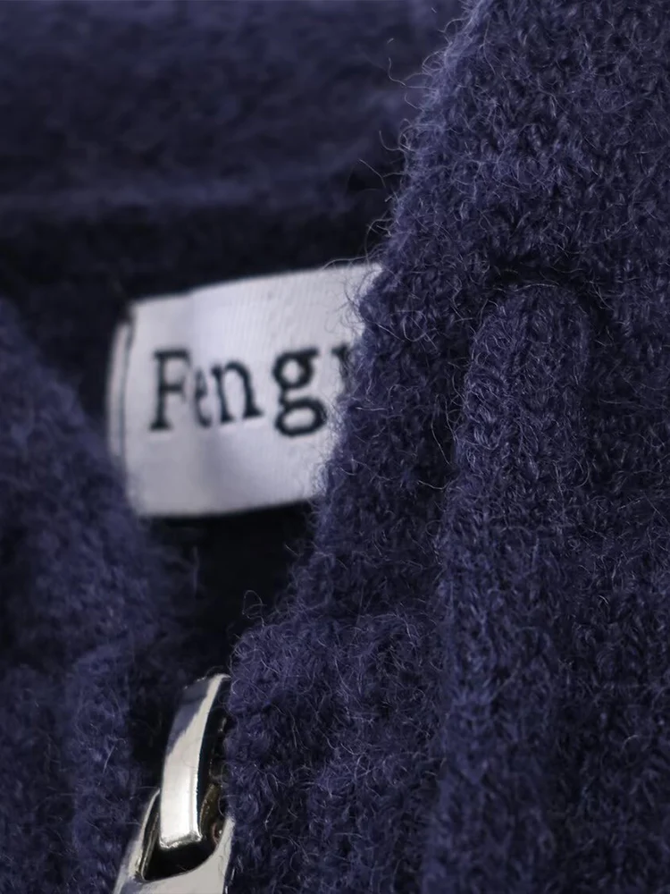 European-style new women's fashionable and versatile hooded long-sleeved knit sweatshirt with zipper detail.