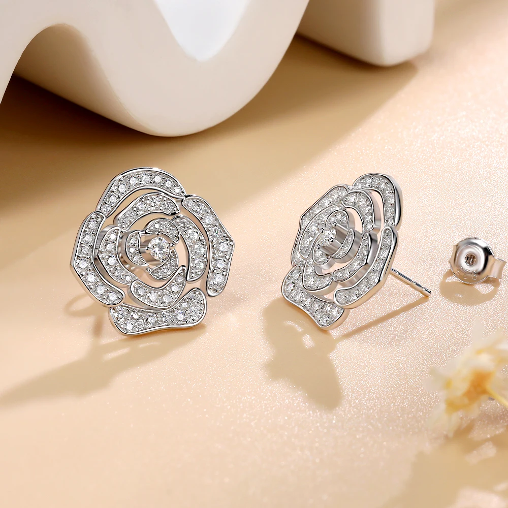 1,18 ct Wszystkie kolczyki sztyfty Moissanite D Color VVSI 18-karatowe białe złoto S925 Sterling Silver Flower Halo Stud Earrings Lab Diamond Fine