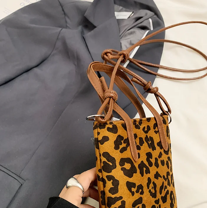 Retro Leopardenmuster Mini-Umhängetasche Kleine Quadratische Wildleder-Oberfläche Vielseitige Trendige Handytasche – Detail 11