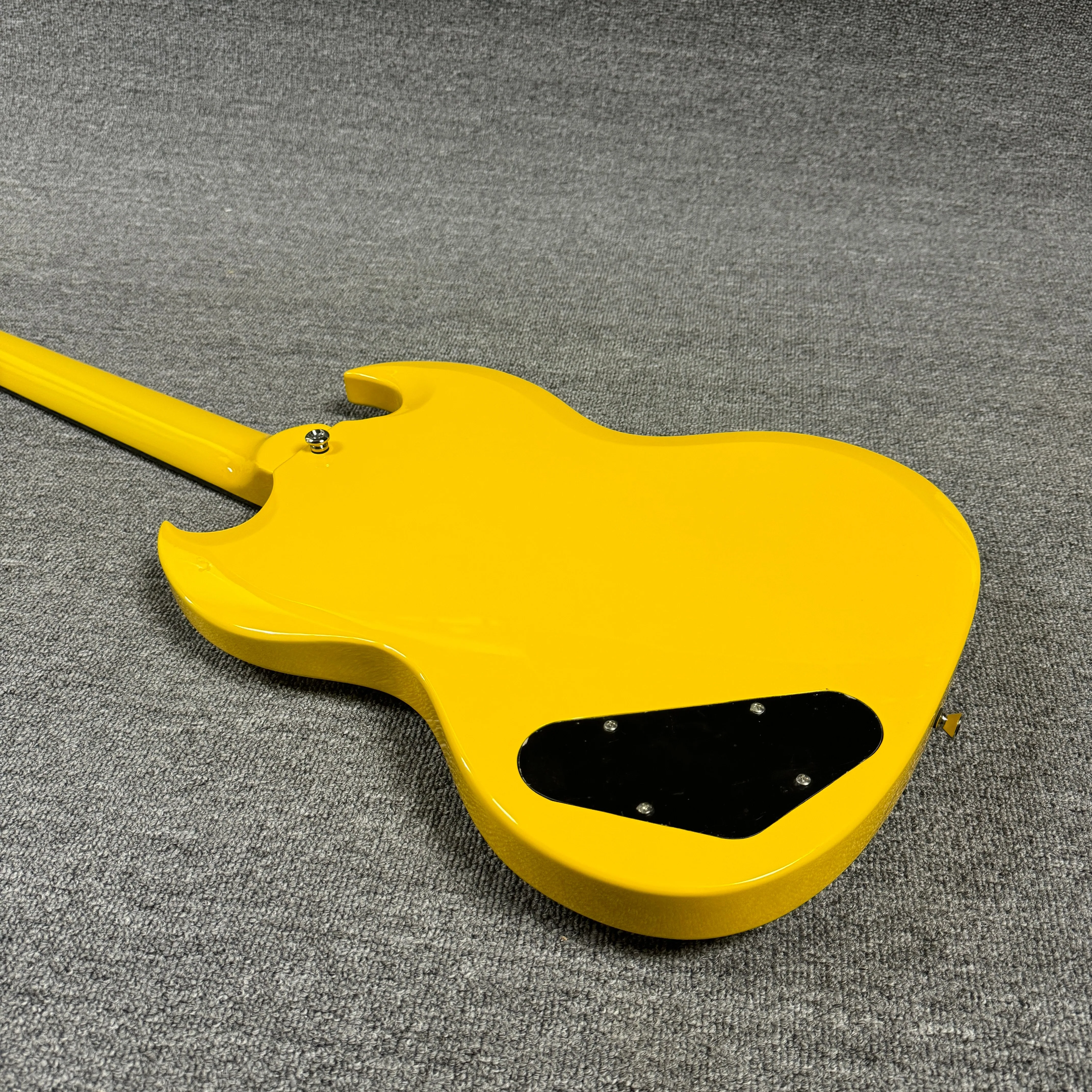 Great Workmanship Yellow and Black SG Electric Guitar Rosewood Fingerboard Mahogany Body 22 Tone Position Free Transportation