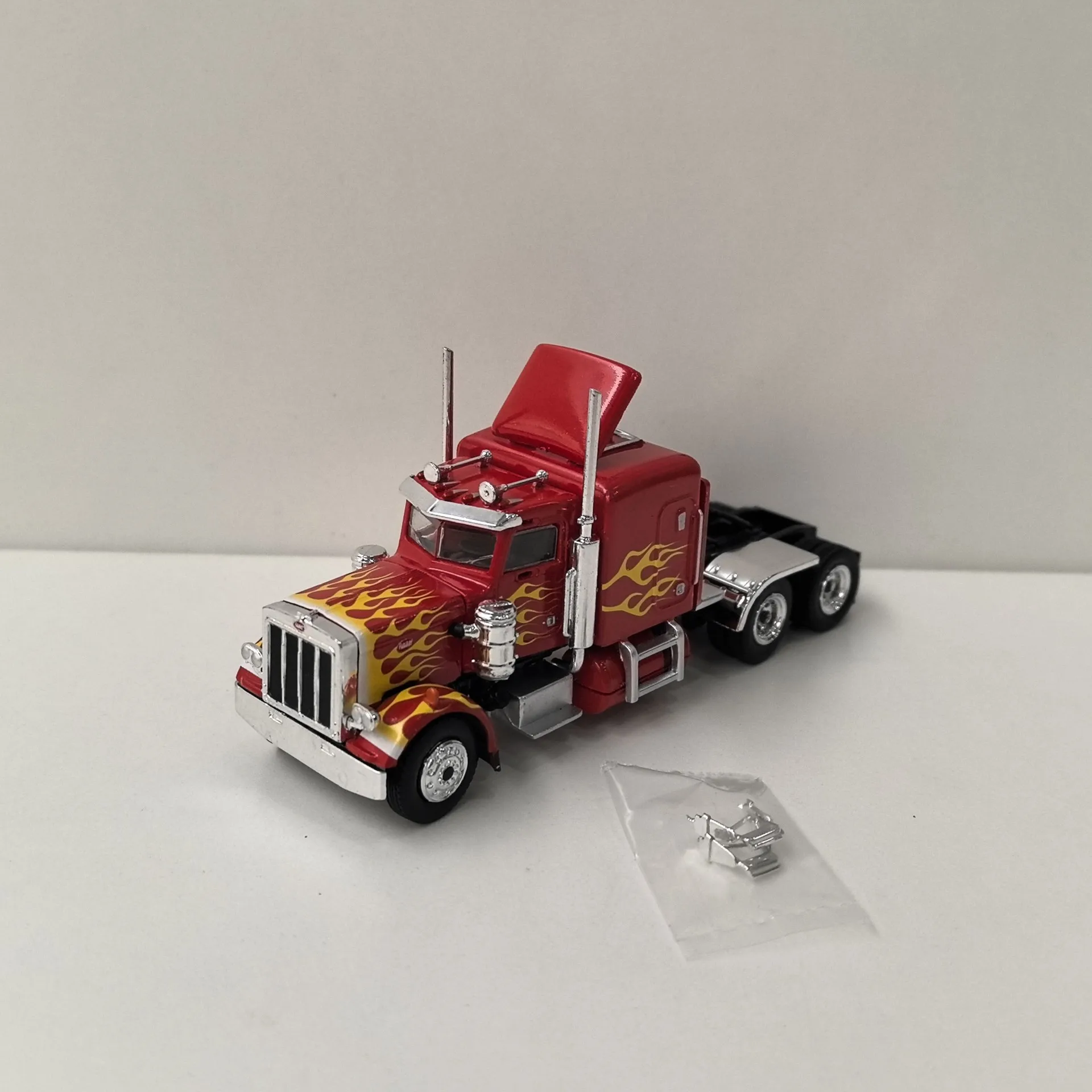 

Diecast BREKINA HO 1/87 Scale PETERBILT 359 Plastic Material Car Model Collectible Toy Gift Souvenir Display Ornament