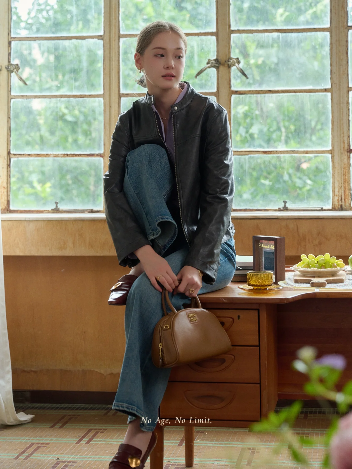 Jaqueta Simples Retro em Couro PU para Mulheres, Tamanho Pequeno, Gola Alta, Zíper, Ajuste Solto, Moda Jovem para o Dia a Dia