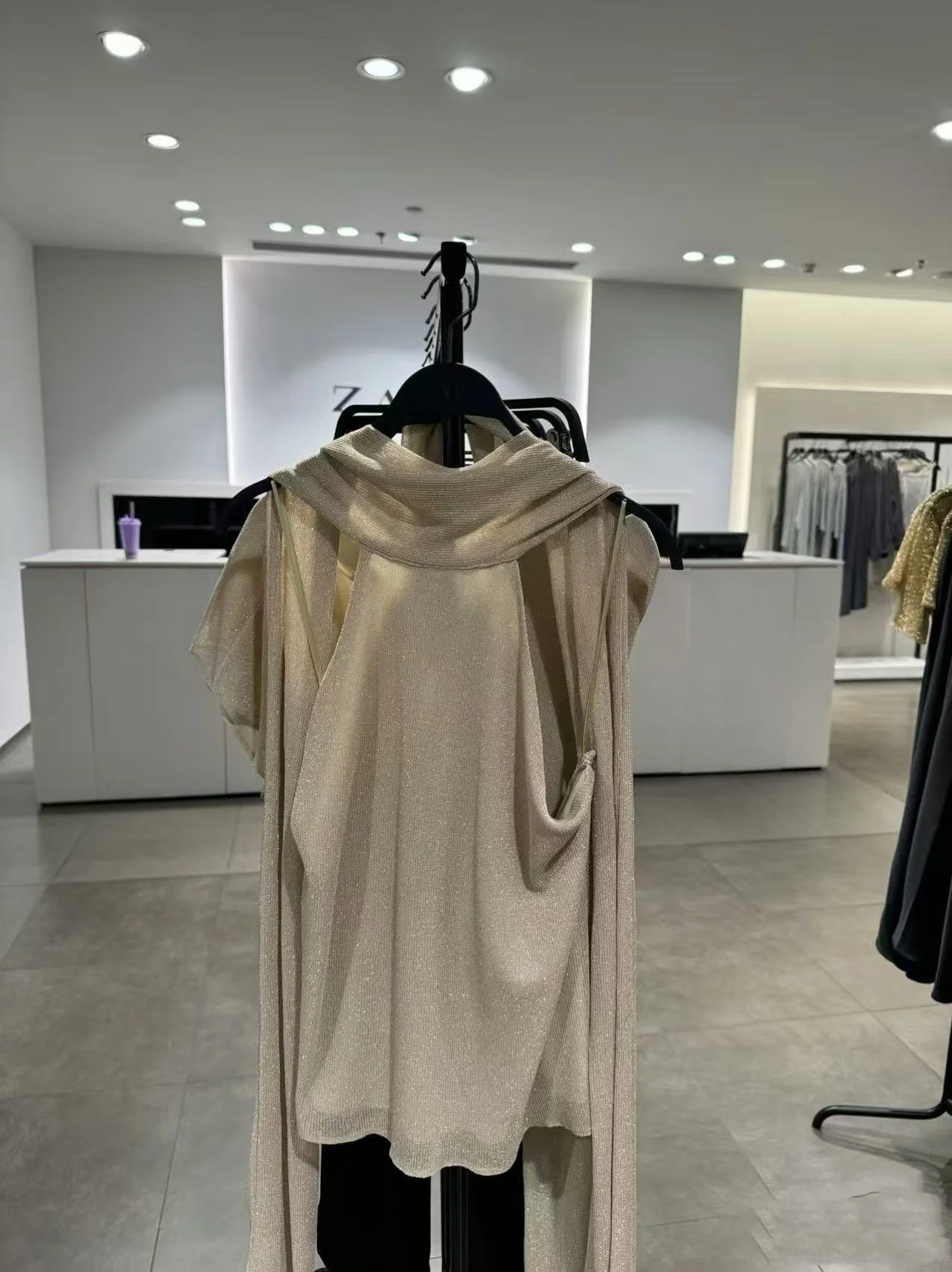 

Faionable Metal Tead Knot Vest Top New Arrival for Women Spring Autumn Loose Fit Casual Wear Polyester Fiber