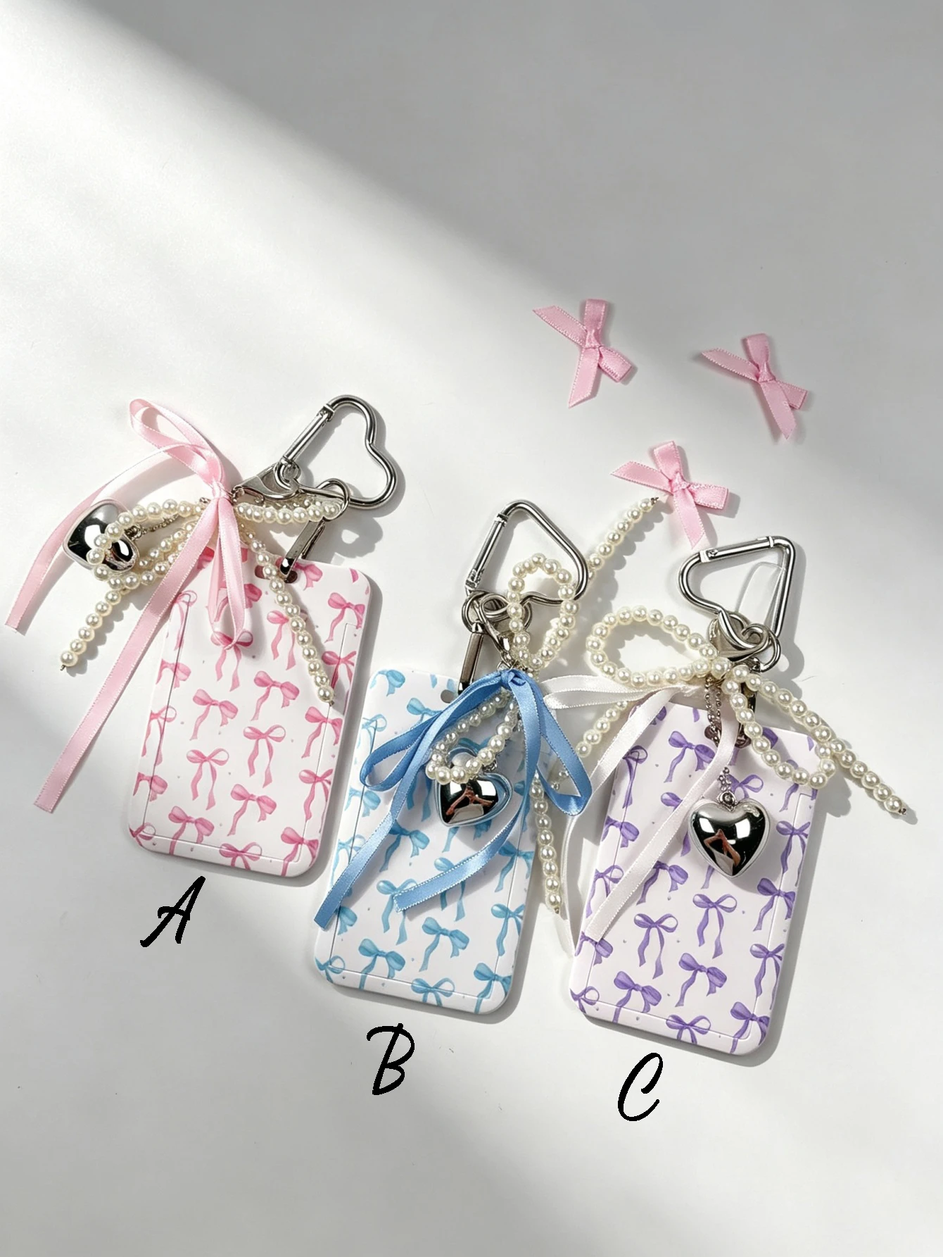 1 Piece of Bow Print Card Graphic Bow Bead Pendant Bag Accessory, Sweet and Cool Y2K Style, Suitable for Decorating Handbags, Crossbody Bags, Backpacks, Bag Charms, Keychains, Etc