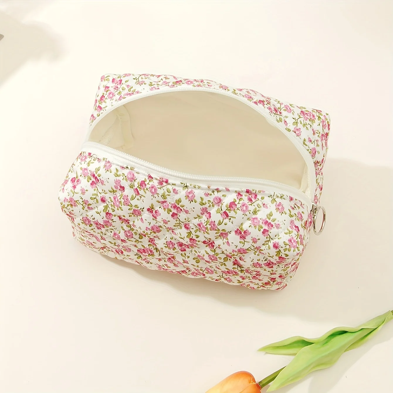 Quilted Makeup Bag Floral Cosmetic Bag Aesthetic Cute Travel Toiletry Bag Organizer cotton Makeup Brushes Storage Bag