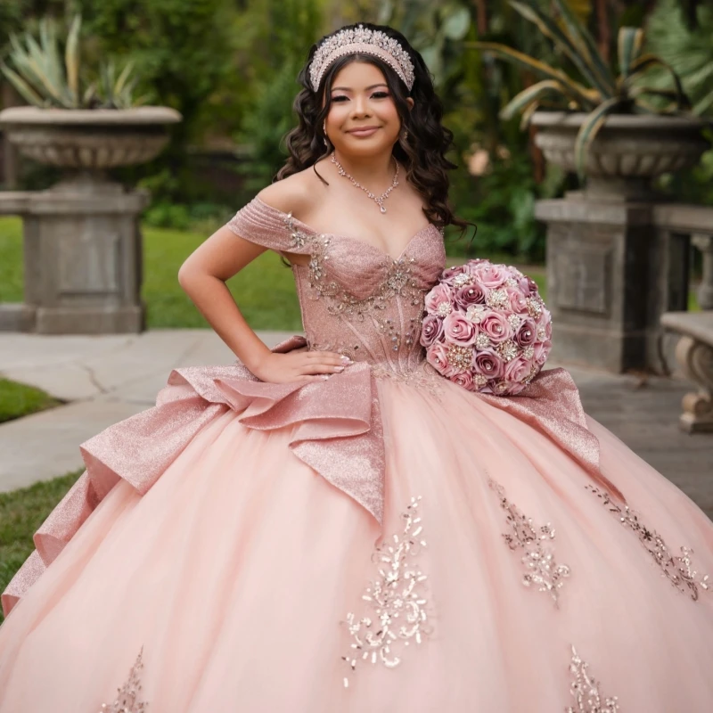 

Pink Shiny Ball Gown Quinceanera Dresses Applique Lace Bow Beading Crystal Tull Corset Off Shoulder Sweet 16 Dress vestidos de