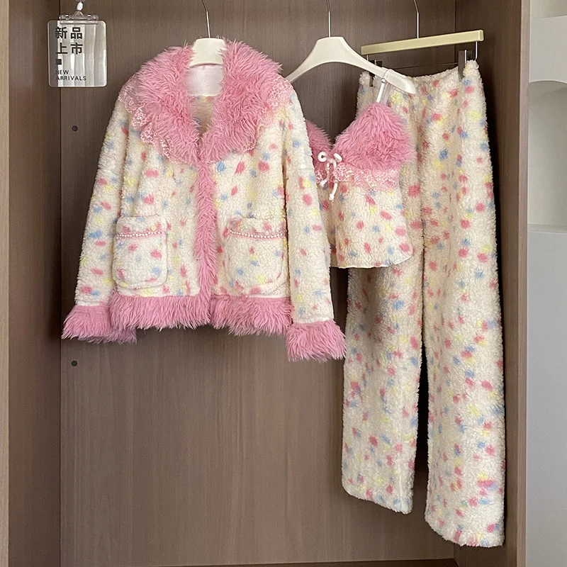 

Новая модель, плюшевый воротник, сохраняет тепло, женская домашняя одежда, комплект из трех предметов, пижамы, модный темпераментный пижамный костюм, хлопковый пижамный комплект