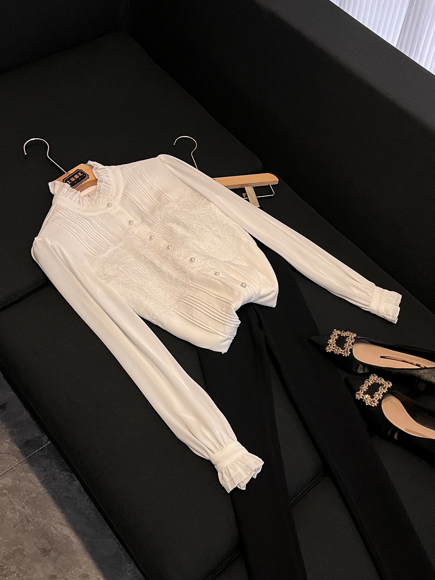 

Elegant Lace Shirt Women's Commute Ruffle Collar Beaded High-End Feelings Long Sleeve Polyester Fiber Pure Color Summer 2026