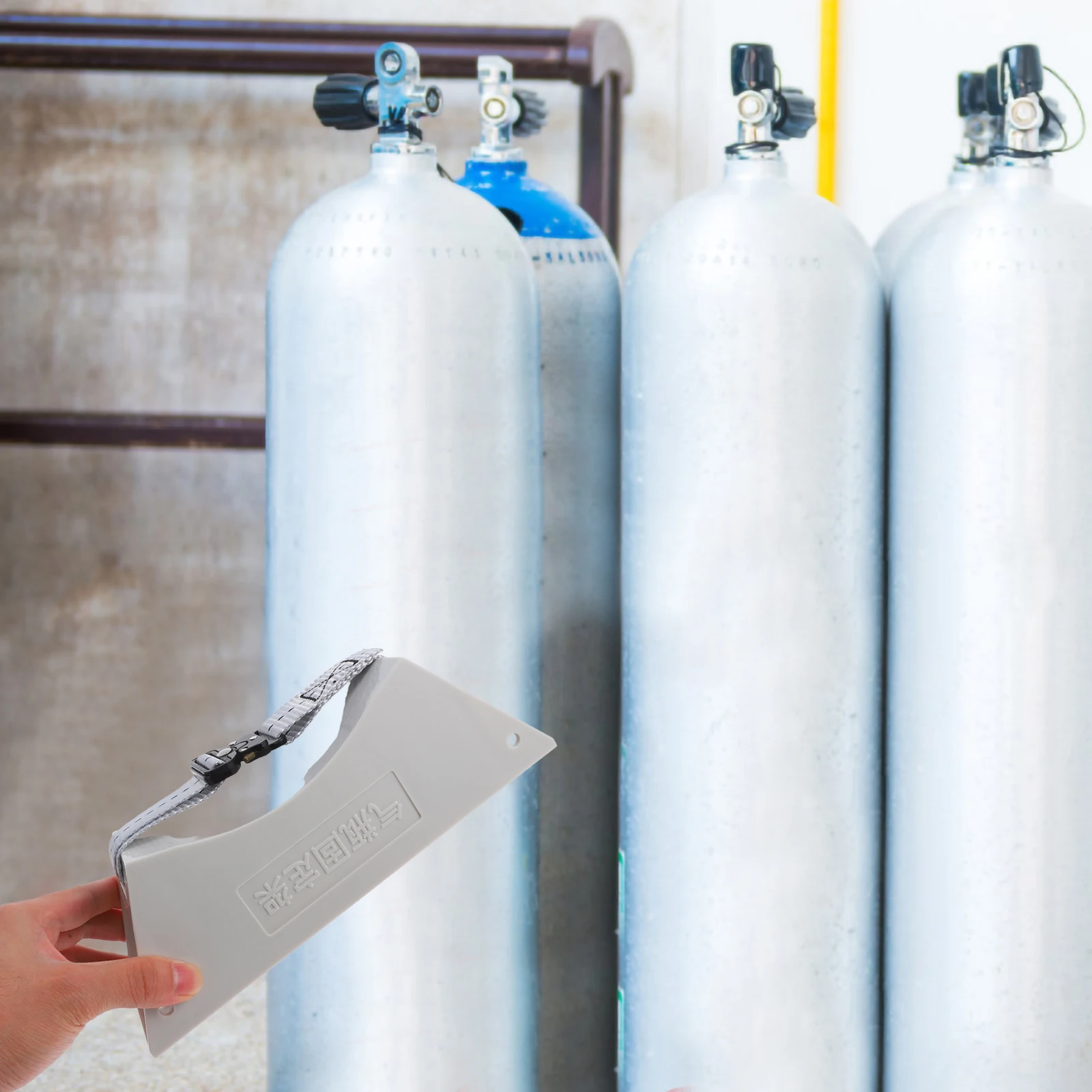 

Gas Cylinder Bracket Propane Tank Holder Welding Bottle Shelf Mounting Dive Chains ABS Plastic Lab Use Stable Design Lightweight