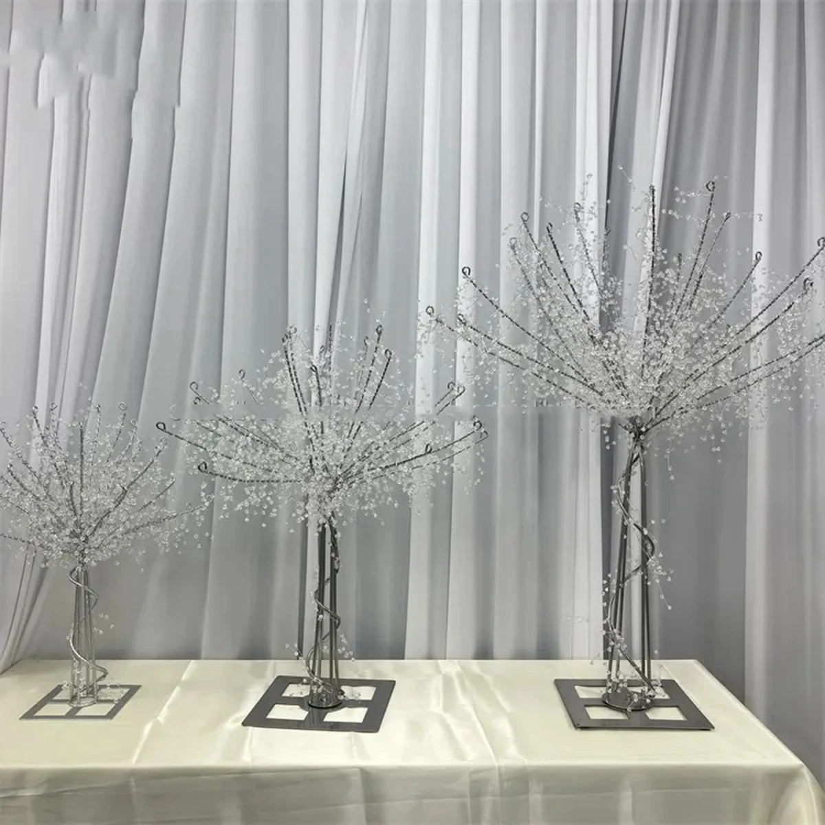 

5pcs/10pcs)High Quality LED Crystal Tree Wedding Table Centerpiece Decoration Wedding Props