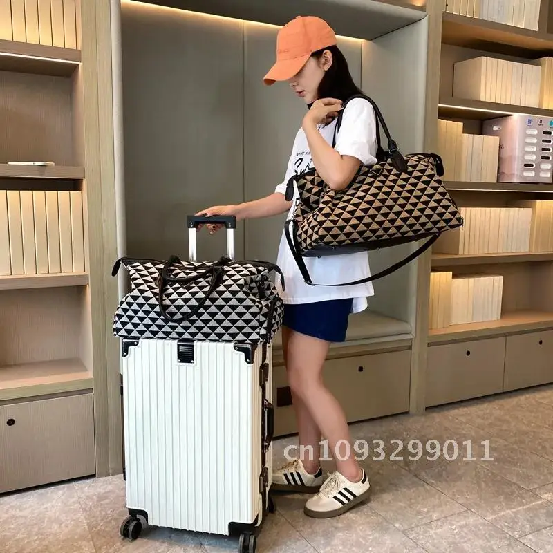 

2024 Large travel Geometric Pattern travelling bag High quality Travel Square Brand bag Casual Big Man Size Hand luggage bag bag