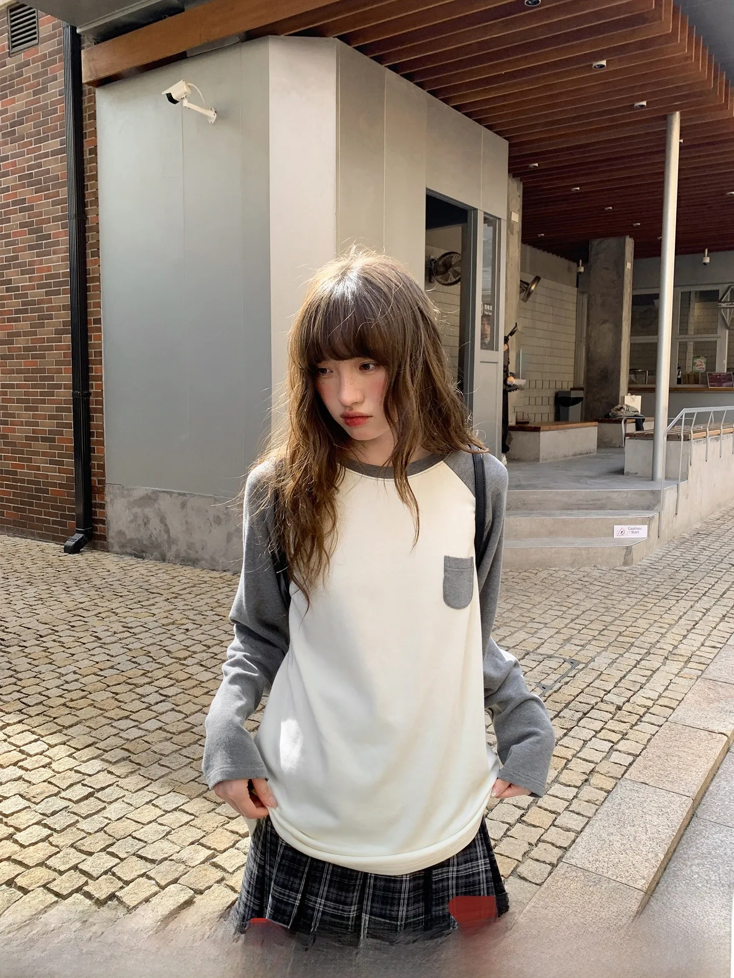 

Свободный длинный свитер с круглым вырезом и вставками на плечах, повседневный стиль, для женщин, осенне-зимний модный топ от Ni Hao