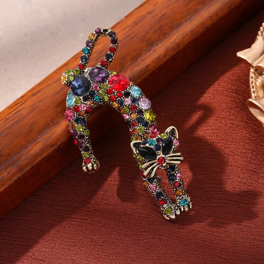 Colorful diamond cat brooch, elegant and gorgeous style, lazy animal, brooch,