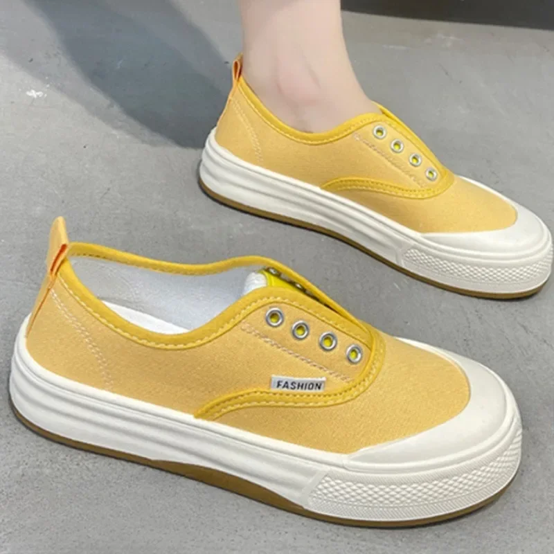 Women Canvas Flat Shoes Spring New Fashion Solid Color Breathable Women Sports Thick Soled Canvas Off White Casual Shoes