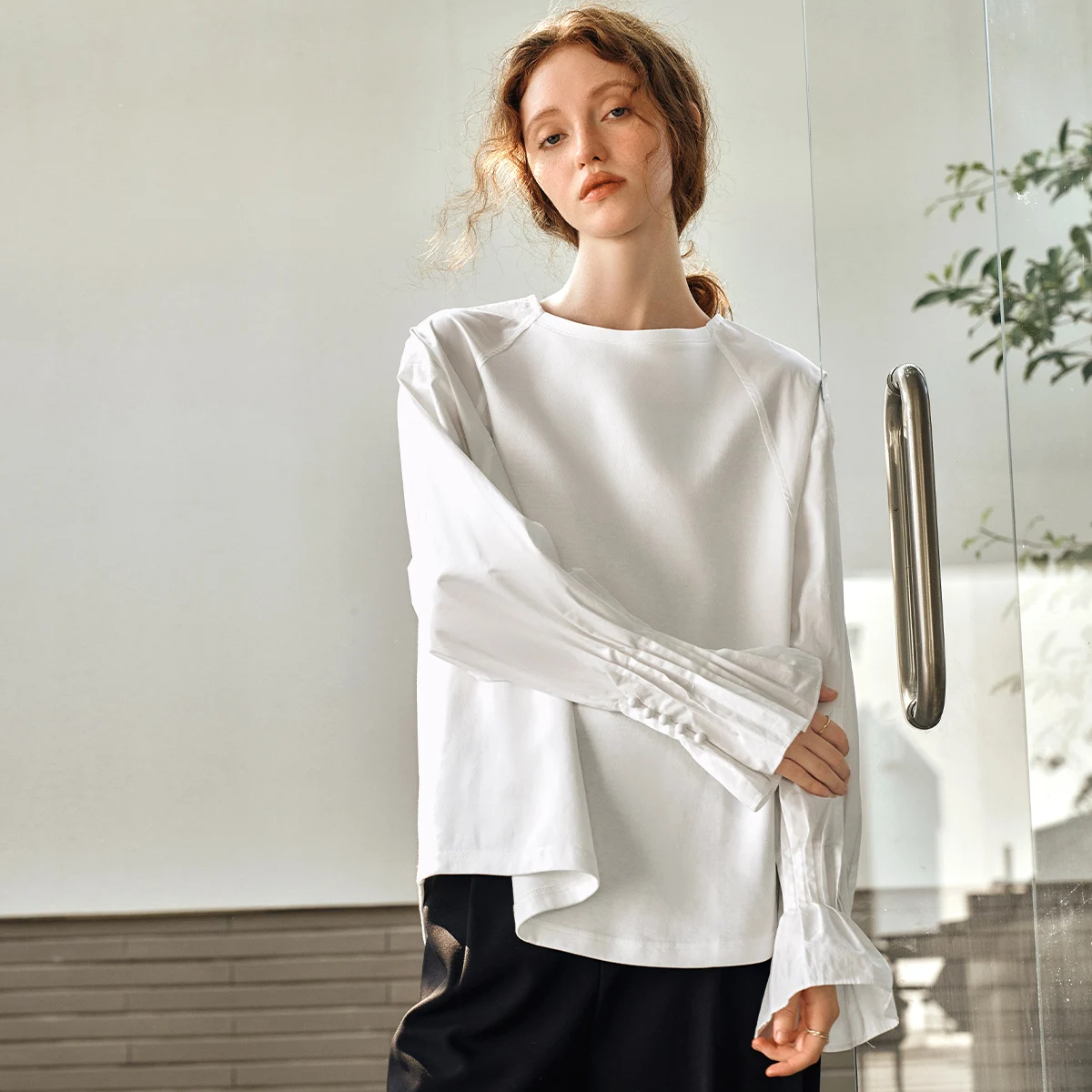 OLrain Classic White Women Blouses 2025 Spring Summer Cotton Patchwork O Neck Folds Flare Sleeve Casual Lazy Pullover M57CT96081