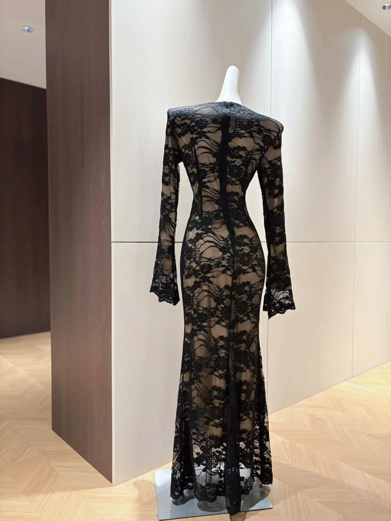 섹시한 블랙 레이스 긴 소매 브이넥 롱 드레스 여성용 우아한 이브닝 파티 기념 바디콘 칵테일 드레스 디자인 의류