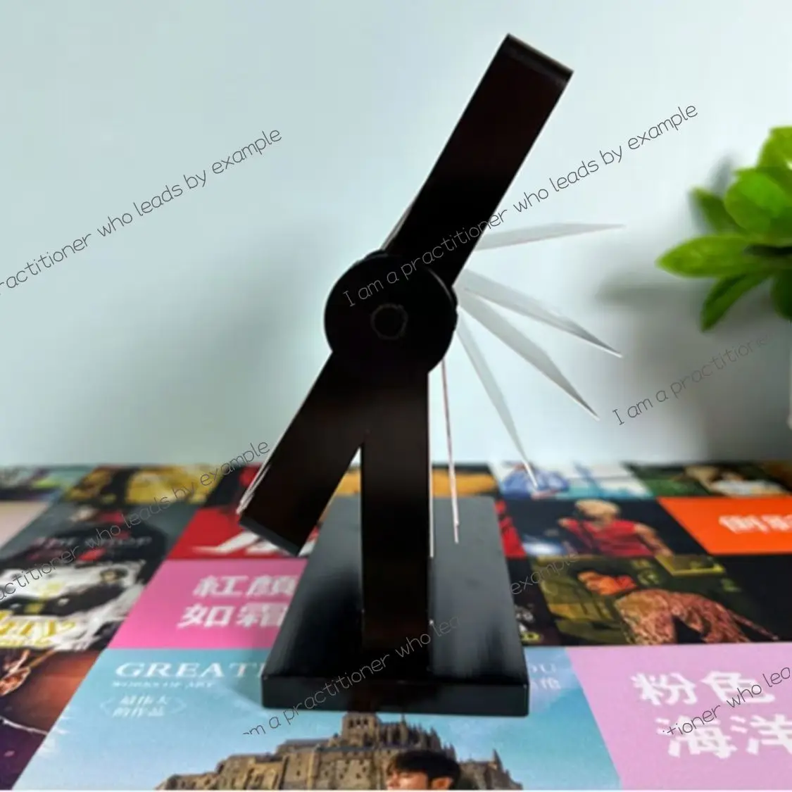 High-value horse walking hand crank mechanical page turning desk calendar new creative desktop ornament calendar