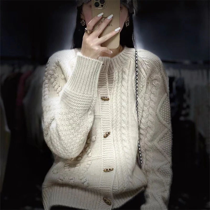 Autumn and winter new cashmere sweater women round neck thick plus size sweater cardigan Horn button loose sweater
