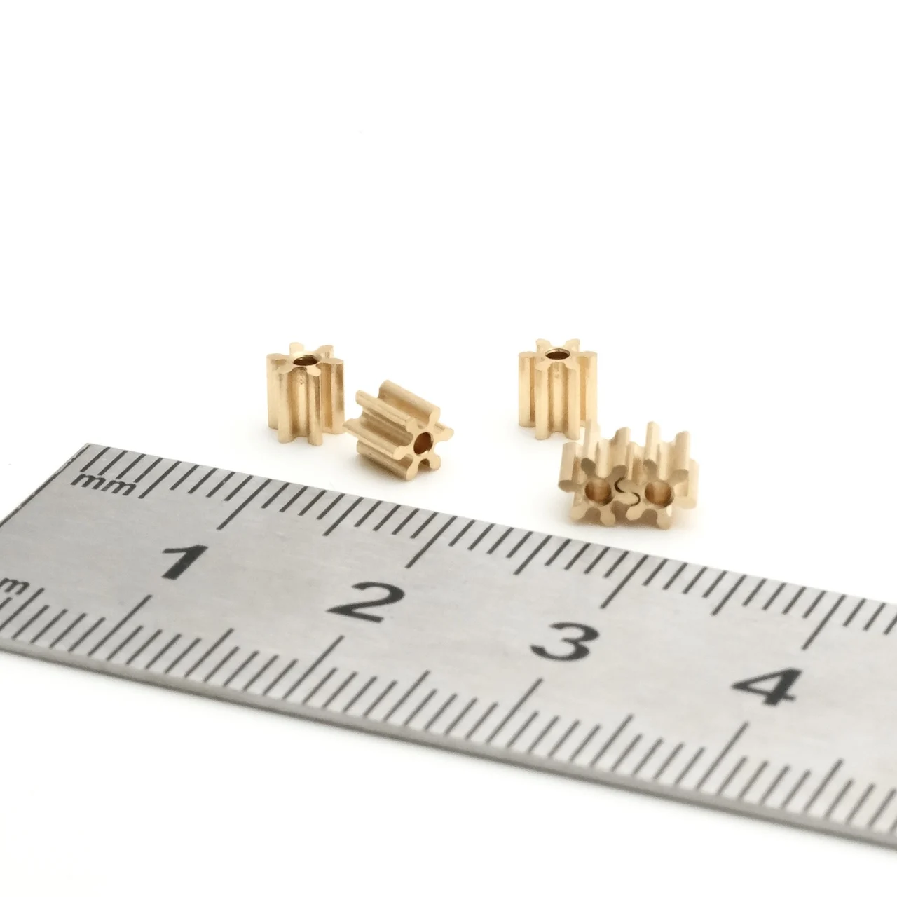 Mini Copper Gear 6 Teeth 0.5M 6T 1.18mm Hole 1.2mm Diameter for DIY Jewelry Making And Crafting
