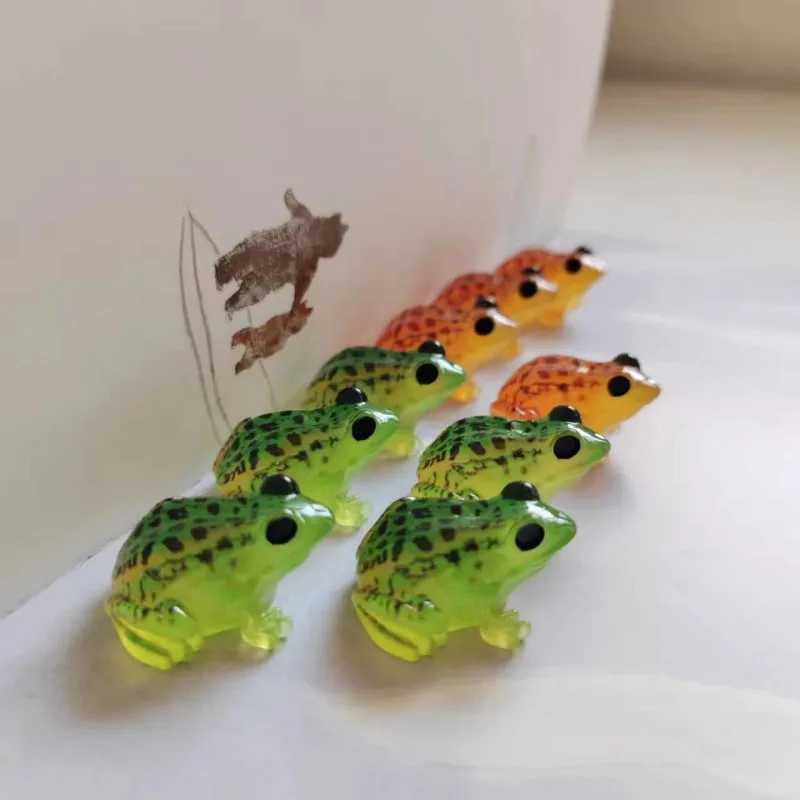 10Pcs/orange green frog/doll house//miniatures/cute/fairy garden gnome/moss terrarium decor/crafts/bonsai/diy supplies/figurine