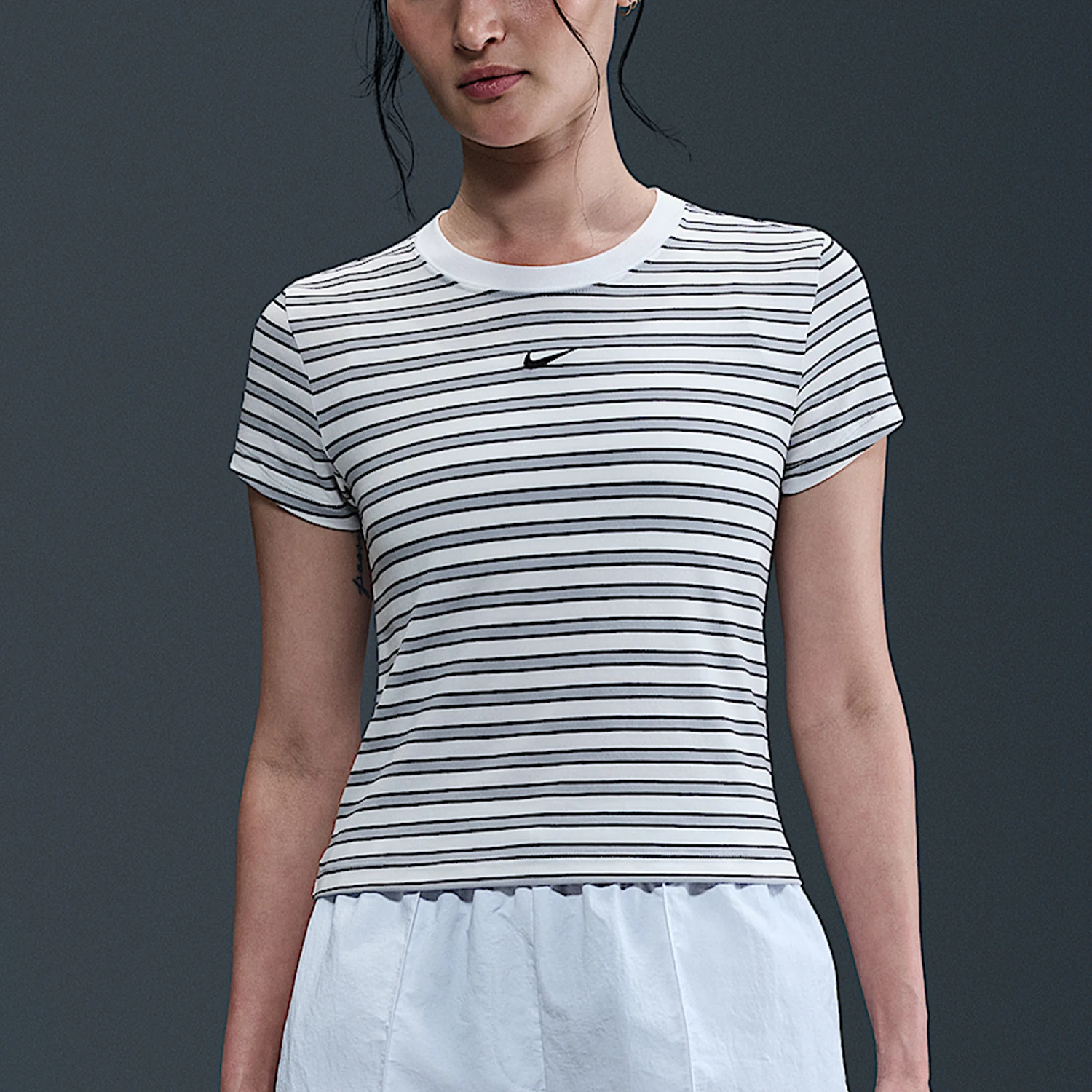 

Nike Authentic Women's Sports Stripes Breathable Knitted Slim-Fit T-Shirt HF9525-100