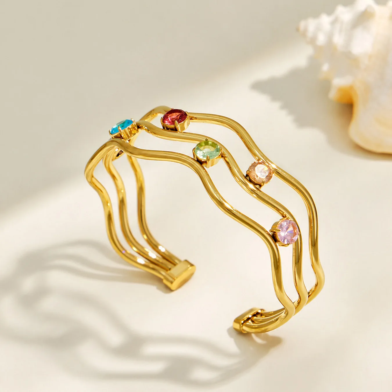Wellenlinien-Armband für Damen, Edelstahl-Armreif, 18K vergoldeter offener Armreif, farbige Zirkon-Armbänder – Detail 9