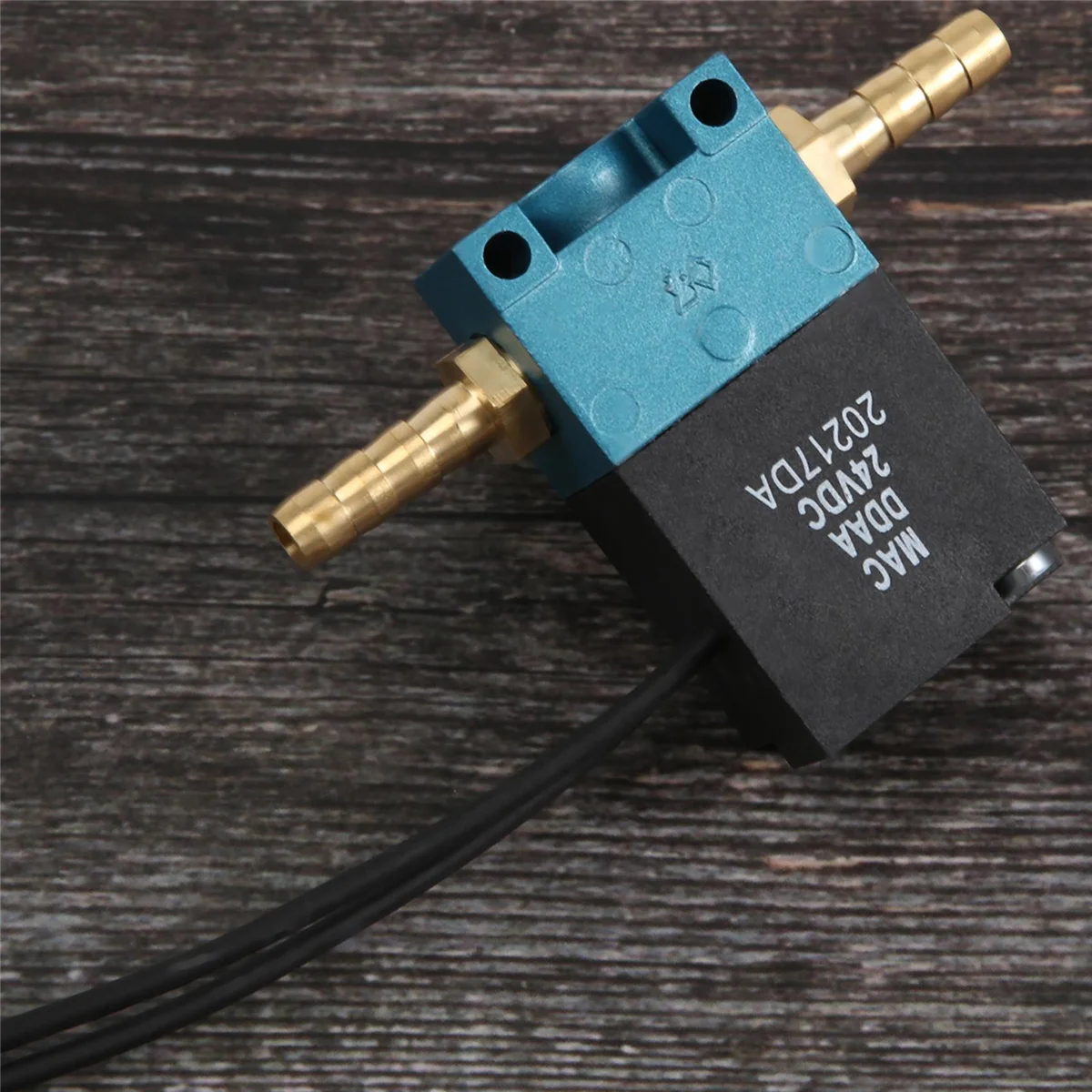 

Hot sale DC 24V 5.4W ECU 3 Port Electronic Boost Control Solenoid Valve 35A-AAA-DDAA-1BA With 3pcs Fittings Kits