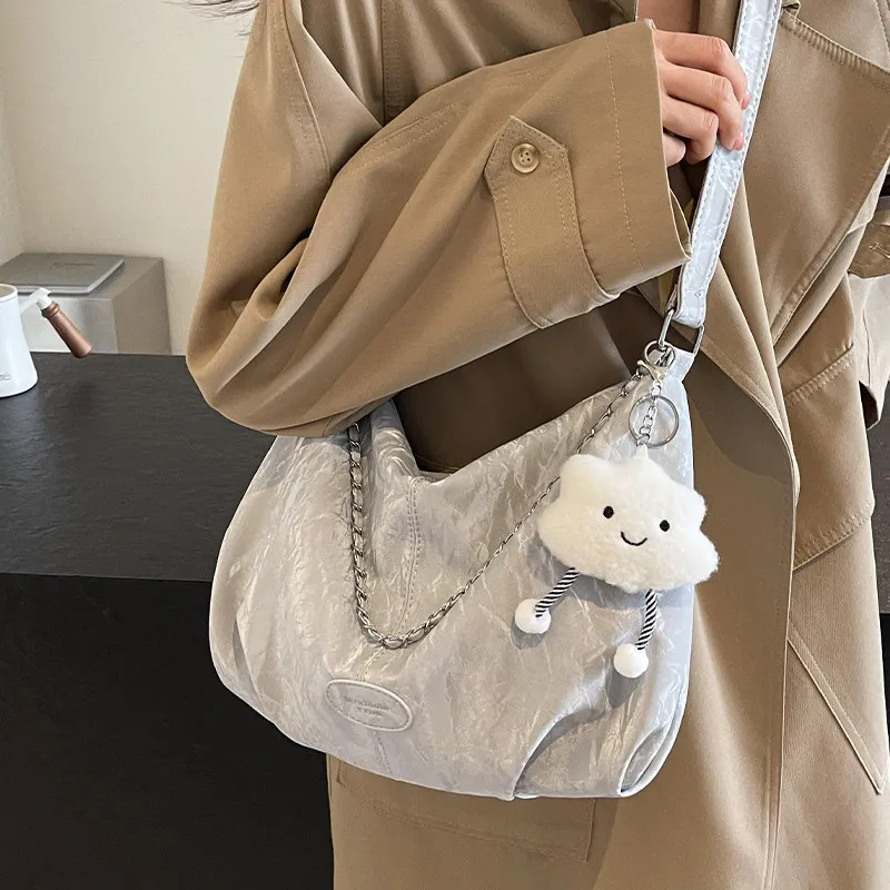 Trendy Women's Shoulder Bag 2026 New Large Capacity Commuter Slant Cross Bag Dumpling Bag Fashionable And Practical